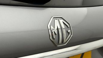 MG MG5 EXCLUSIVE