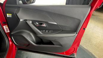 Peugeot 2008 PURETECH EAT8 S/S ALLURE