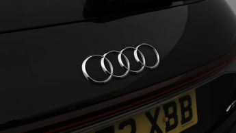 Audi Q4 e-tron S LINE