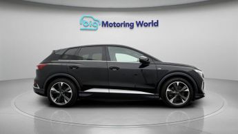 Audi Q4 e-tron S LINE
