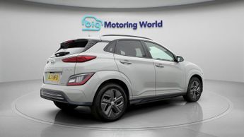 Hyundai KONA PREMIUM