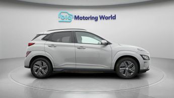Hyundai KONA PREMIUM