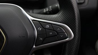 Renault Clio E-TECH ENGINEERED