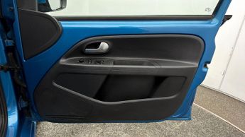 SEAT Mii BASE