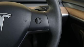 Tesla Model 3 MODEL 3