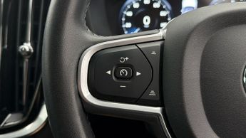 Volvo V60 B4 MOMENTUM