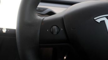 Tesla Model Y BASE