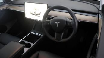 Tesla Model Y BASE