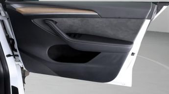 Tesla Model Y BASE