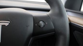 Tesla Model Y BASE