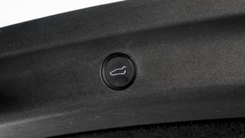 Tesla Model Y BASE