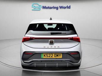 CUPRA Born V1