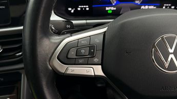 Volkswagen T-Roc LIFE TSI DSG