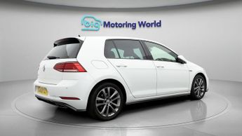 Volkswagen Golf R-LINE TDI DSG