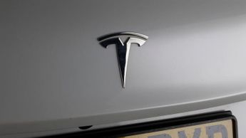 Tesla Model 3 LONG RANGE