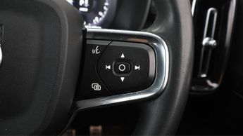 Volvo XC40 RECHARGE T4 R-DESIGN