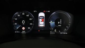 Volvo XC40 RECHARGE T4 R-DESIGN