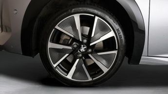 Peugeot E-208 GT