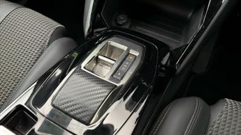 Peugeot E-2008 GT