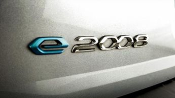 Peugeot E-2008 GT