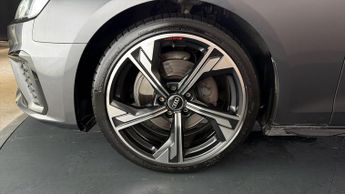 Audi A4 TFSI S LINE BLACK EDITION