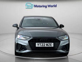Audi A4 TFSI S LINE BLACK EDITION