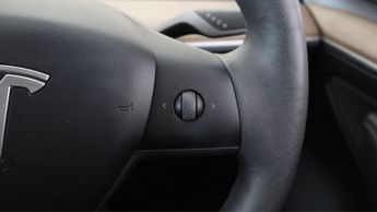 Tesla Model 3 MODEL 3
