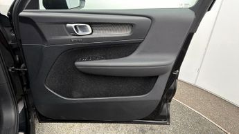Volvo XC40 RECHARGE T5 R-DESIGN PRO