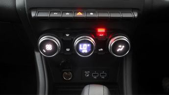 Renault Captur TECHNO E-TECH