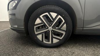 Hyundai KONA PREMIUM