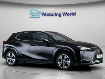 Lexus UX 300E TAKUMI