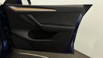 Tesla Model Y PERFORMANCE AWD