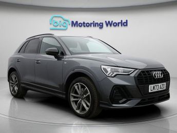 Audi Q3 TFSI E S LINE BLACK EDITION