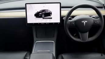 Tesla Model Y LONG RANGE AWD