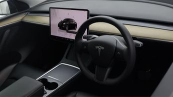 Tesla Model Y LONG RANGE AWD