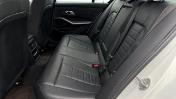 BMW 3 Series 330E M SPORT