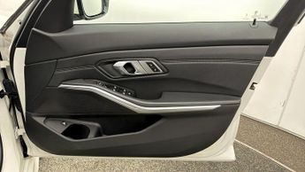 BMW 3 Series 330E M SPORT