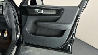 Volvo XC40 T3 R-DESIGN