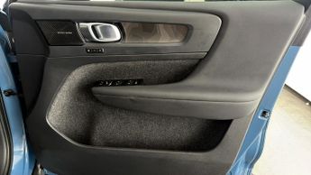 Volvo C40 RECHARGE PRO TWIN AWD