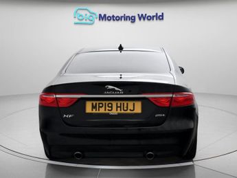Jaguar XF R-SPORT