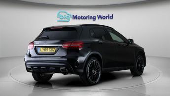 Mercedes-Benz GLA GLA 180 AMG LINE EDITION