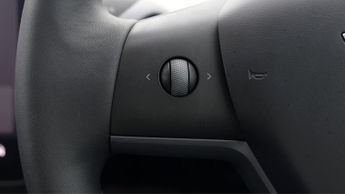 Tesla Model Y BASE