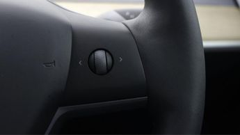 Tesla Model Y BASE