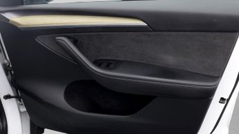 Tesla Model Y BASE