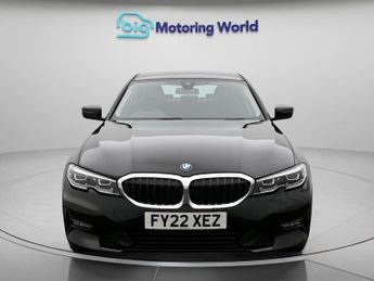 BMW 3 Series 330E SE PRO
