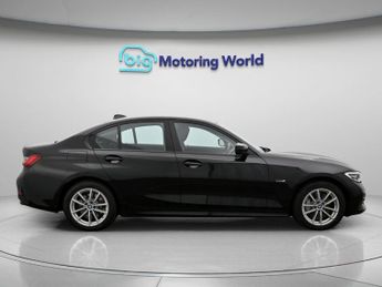 BMW 3 Series 330E SE PRO