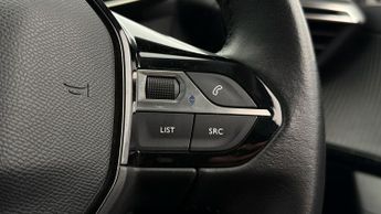 Peugeot E-2008 ALLURE PREMIUM