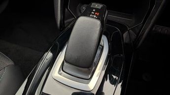 Peugeot E-2008 ALLURE PREMIUM