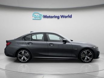 BMW 3 Series 330E M SPORT