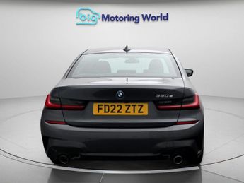 BMW 3 Series 330E M SPORT